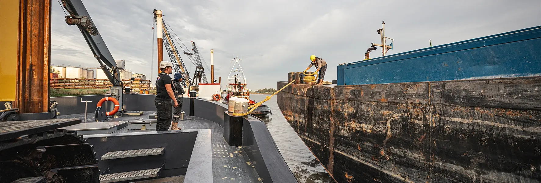 Header services A.J. Van Vliet